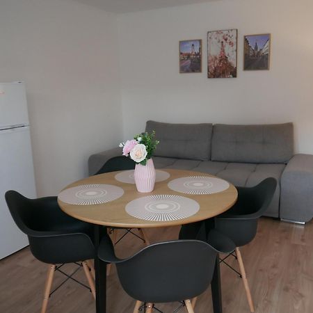 Free Garage In The Center-Delicia 4 Studio! Hermannstadt Exterior foto